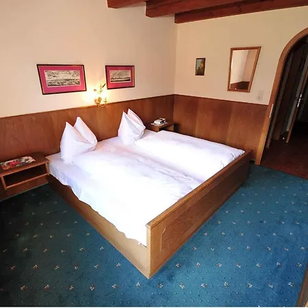 In With Two-bedrooms 1 *