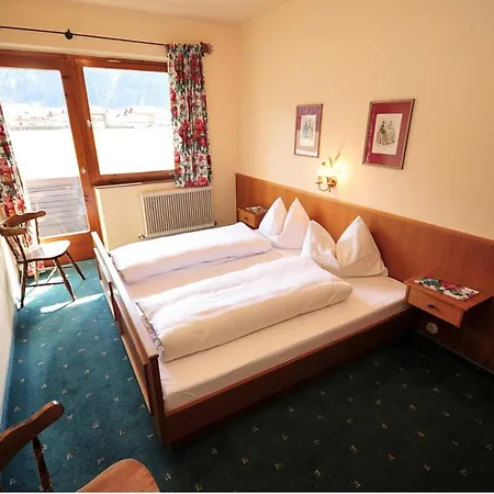 In With Two-bedrooms 1 *