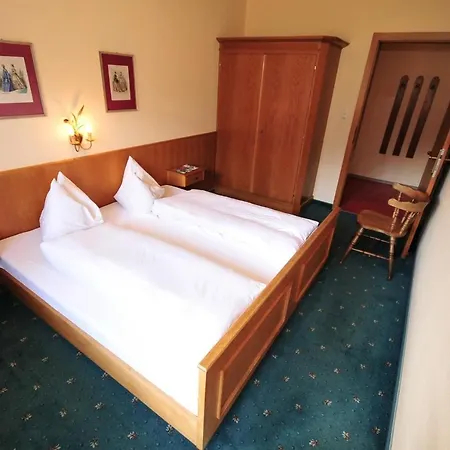 In With Two-bedrooms 1 *